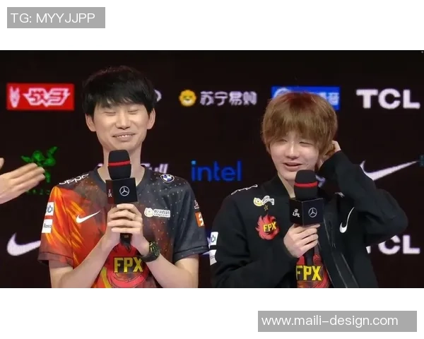 FPX在精英赛中的灵活性表现分析与战术探讨